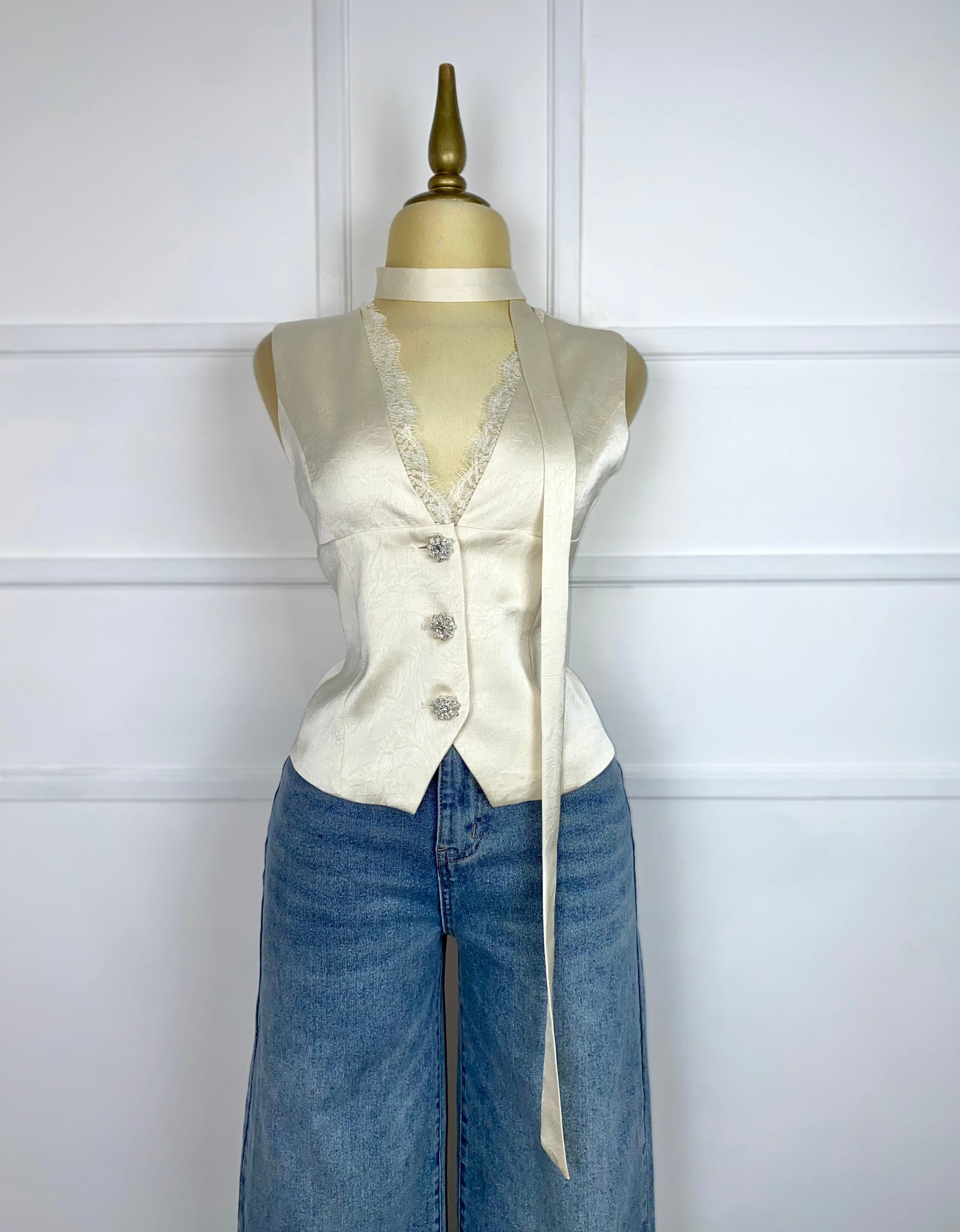 Blusa beige con pedrería