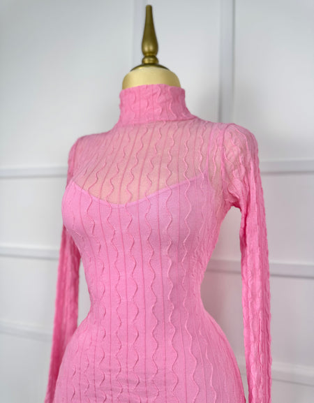 Vestido rosa stretch con textura