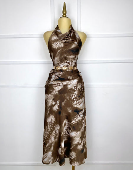 Set satinado con estampado (blusa y falda)