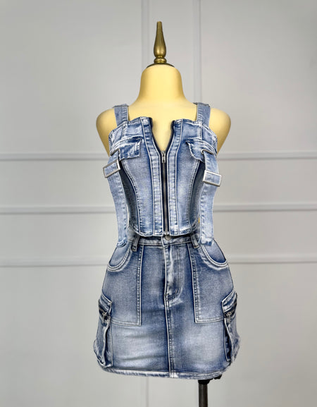 Top de mezclilla con hebillas