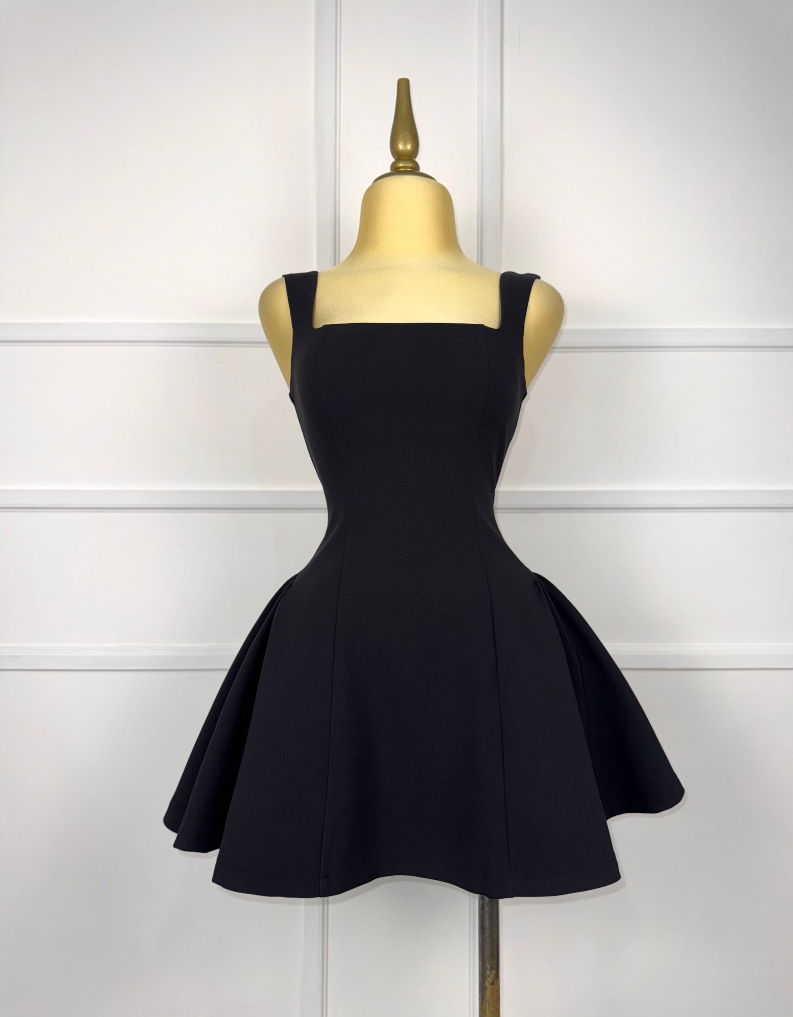Vestido negro corte A