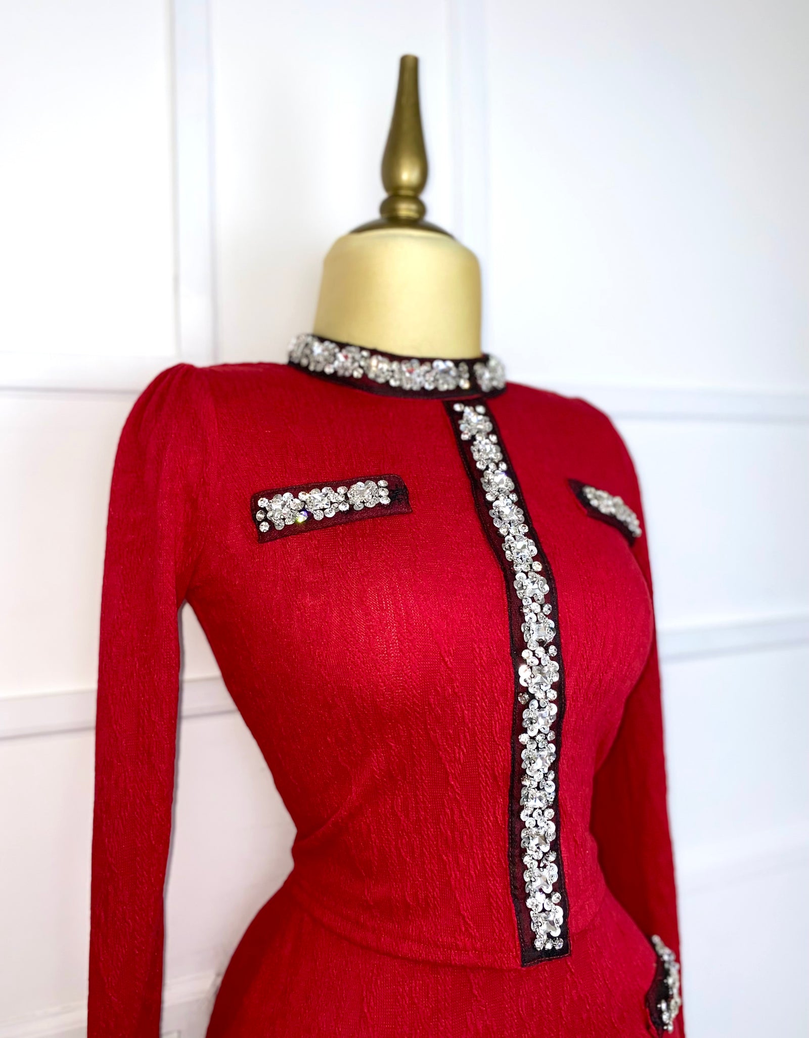 Set rojo con pedrería