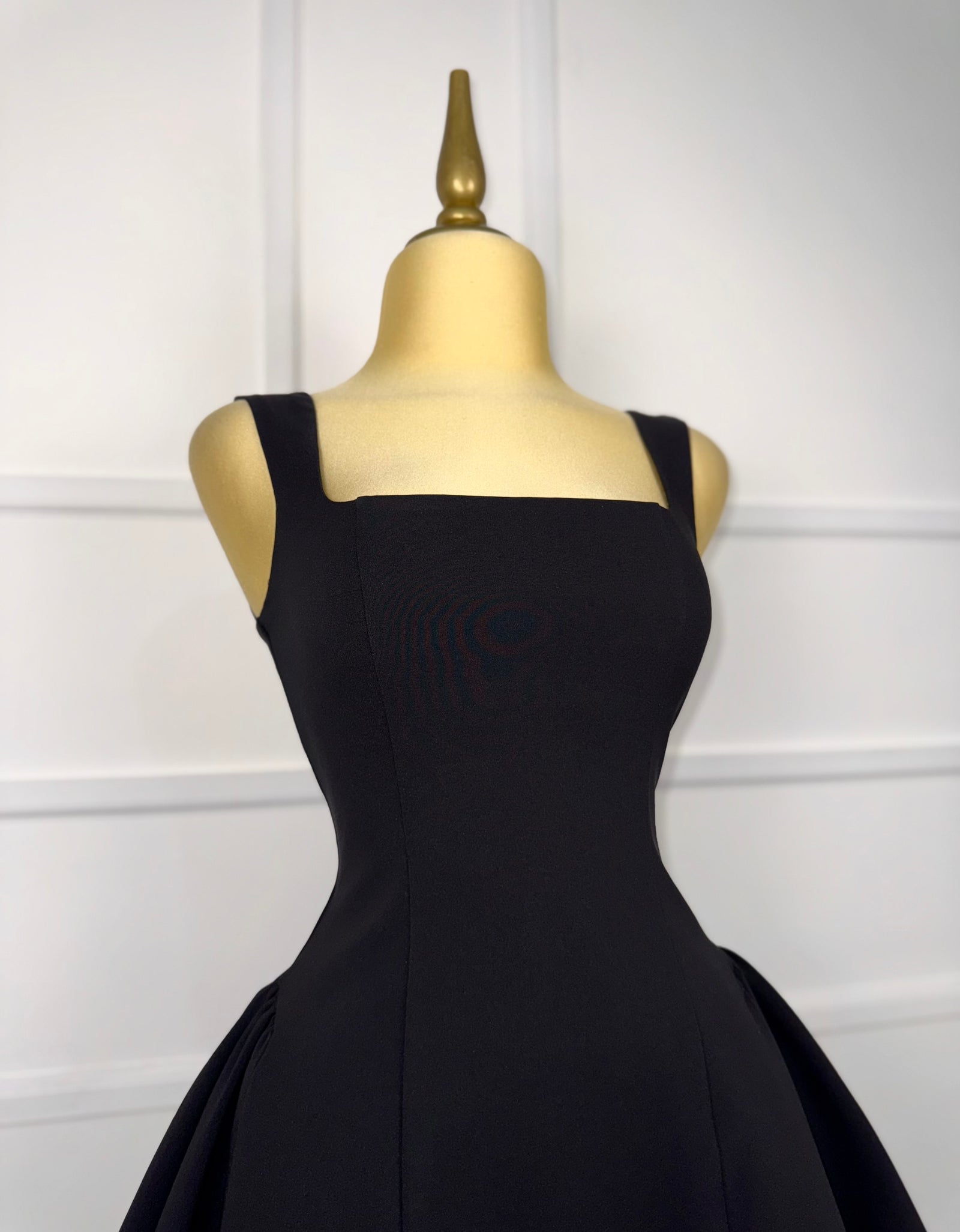 Vestido negro corte A