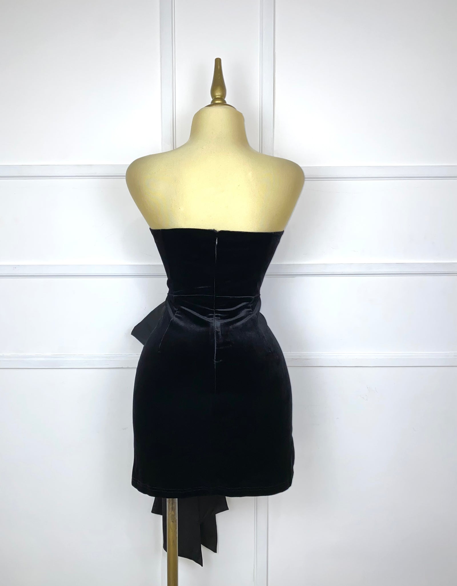 Vestido negro gamuza con moño