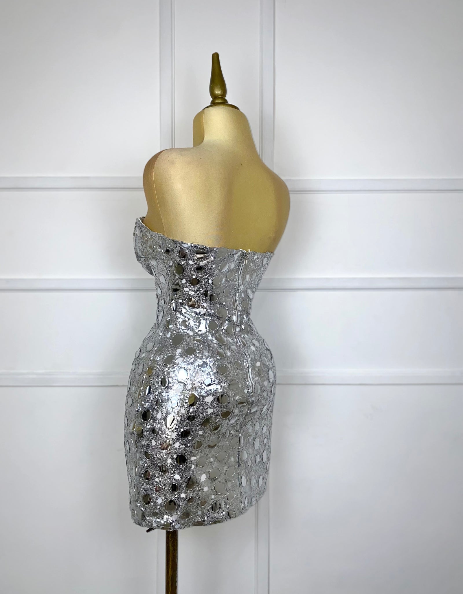 Vestido plata strapless