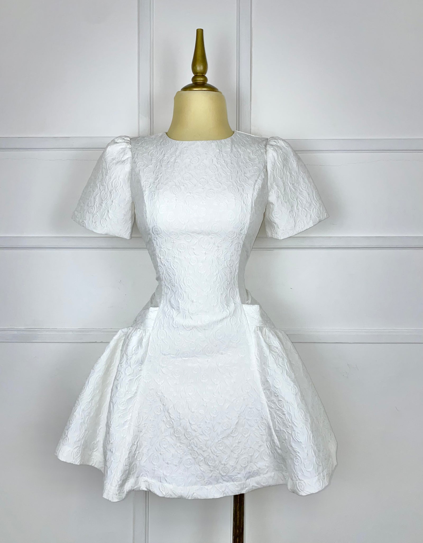 Vestido blanco brocado corte A