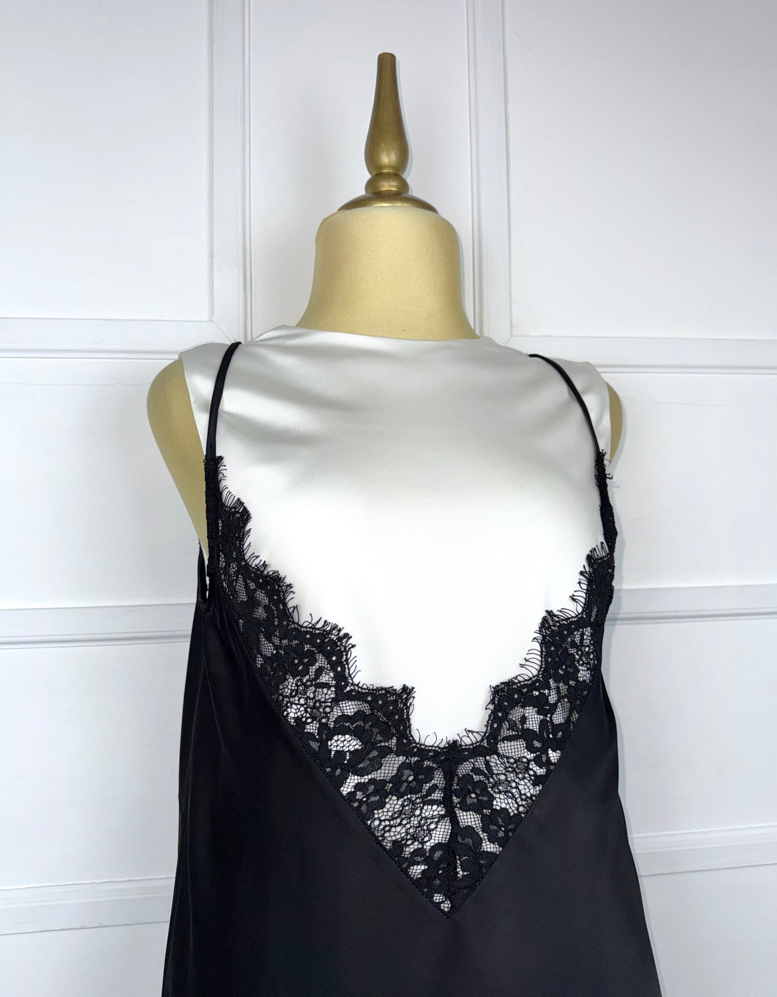 Vestido satinado black & white