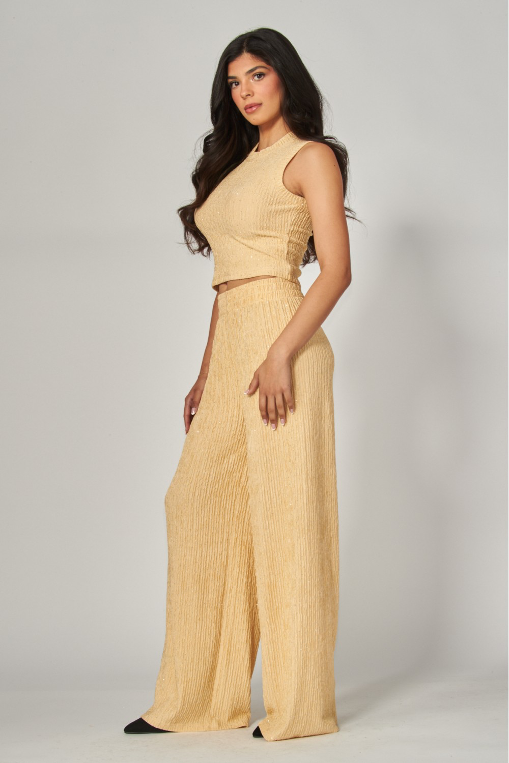 Set amarillo con pedrería