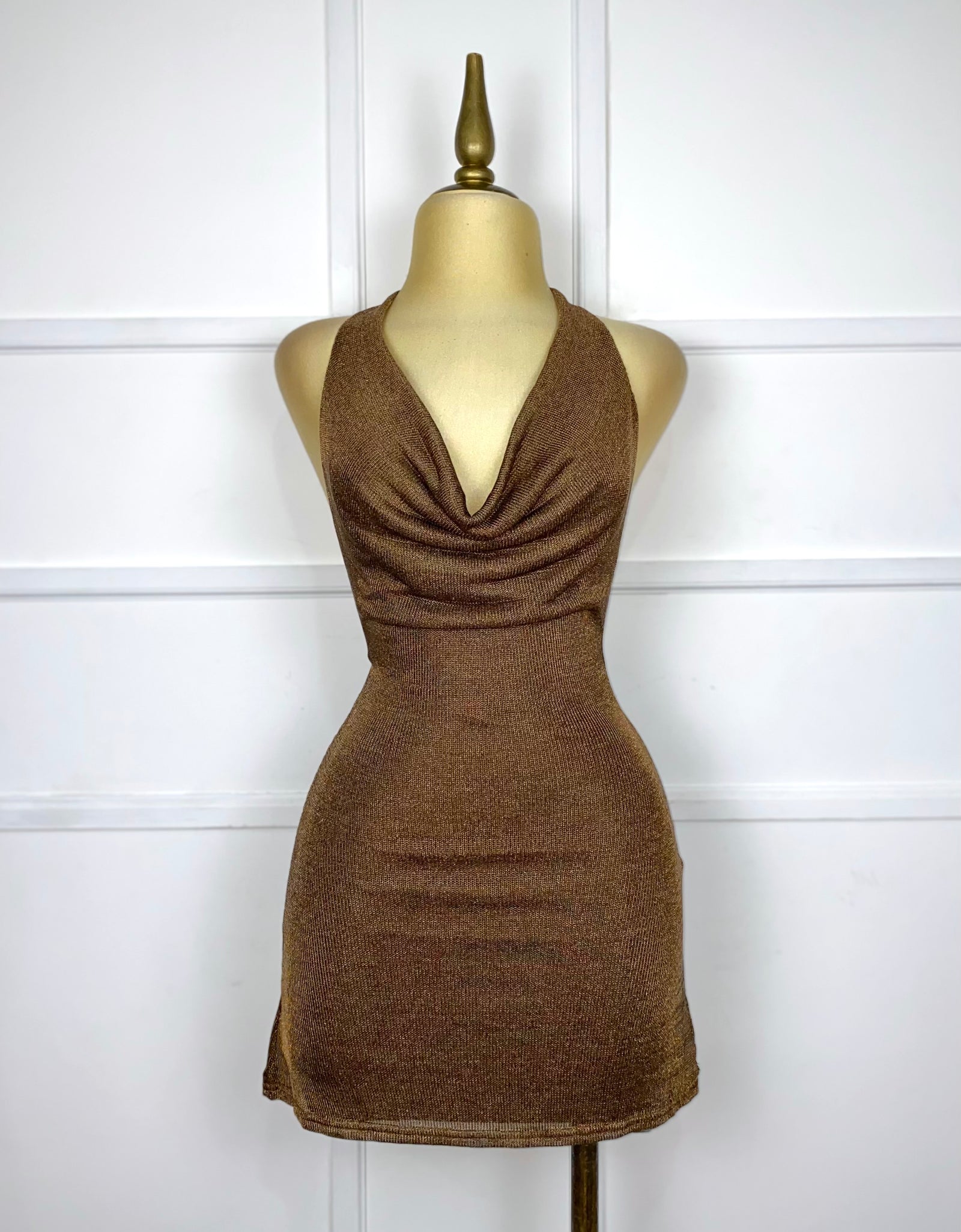 Vestido café halter