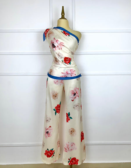 Set satín con flores