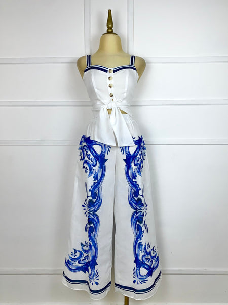 Set blanco tipo lino con estampado azul