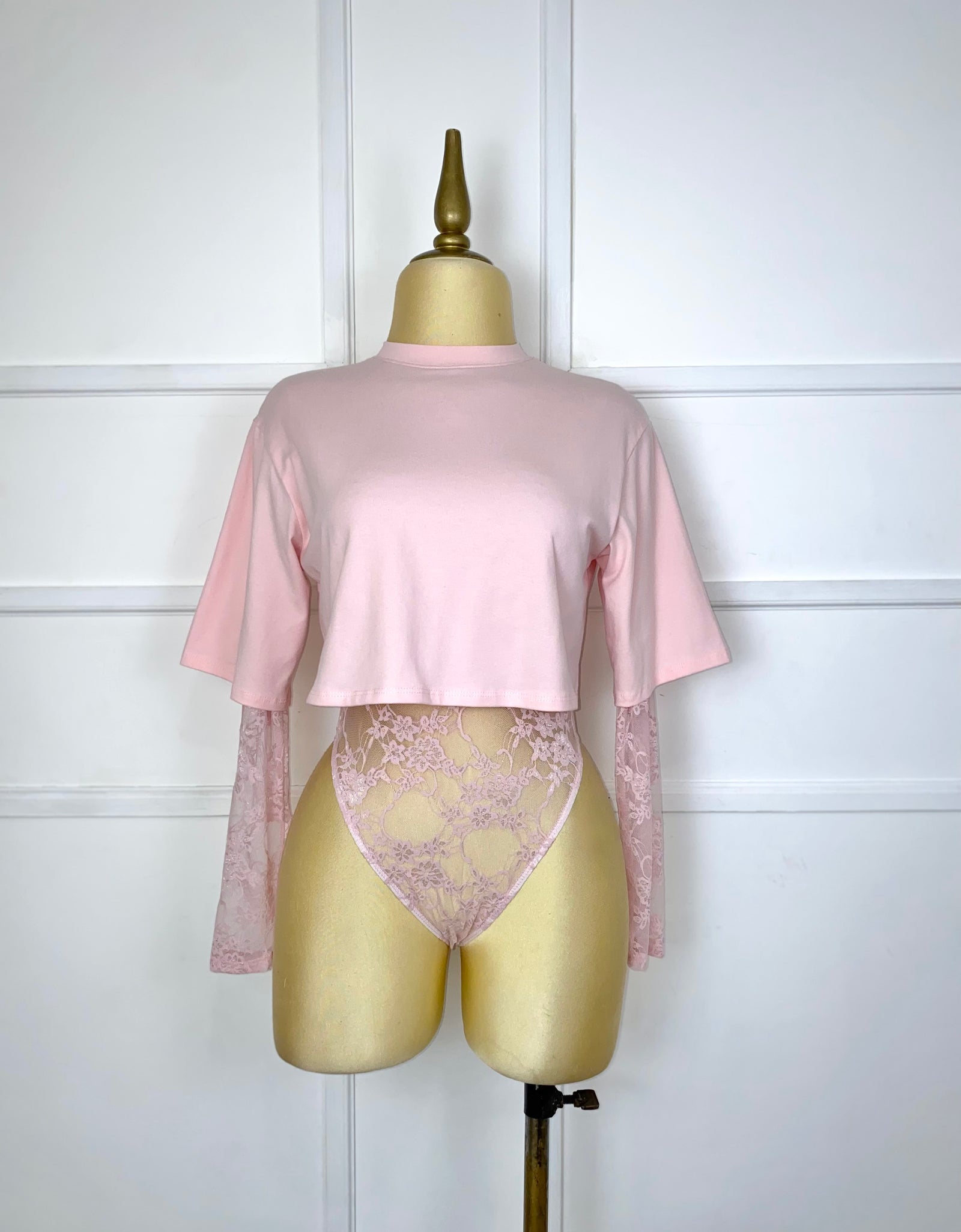 Bodysuit rosa con encaje