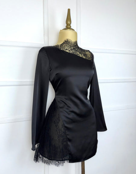 Vestido negro satín con encaje