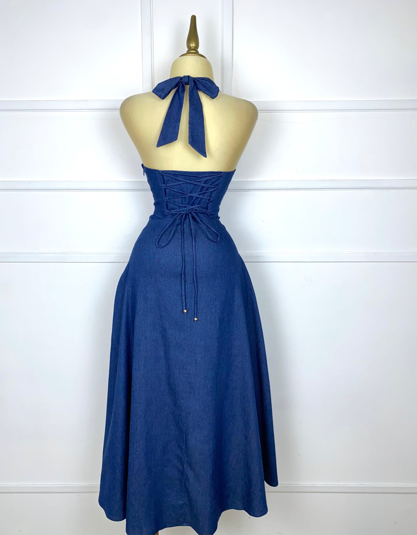 Vestido midi de mezclilla con cordones