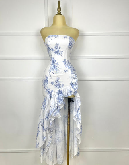 Vestido blanco con flores azules