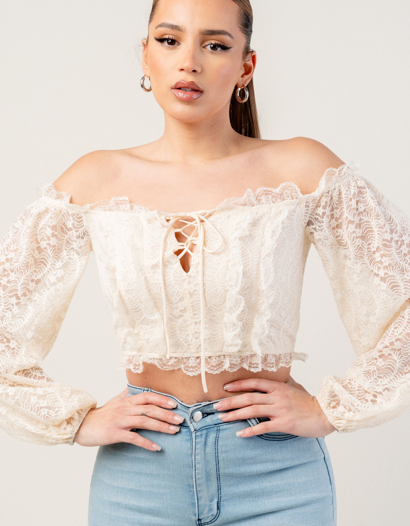 Blusa beige de encaje