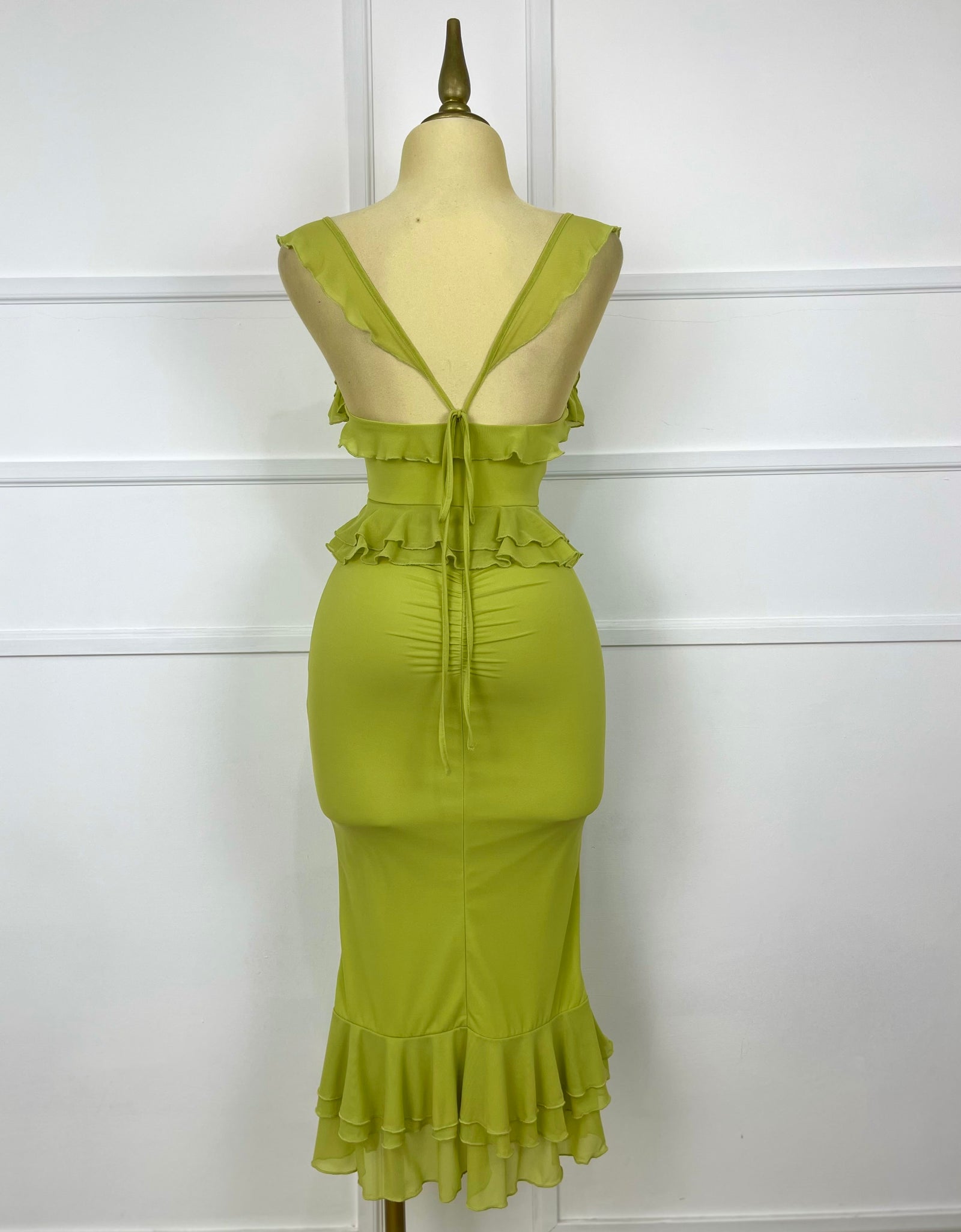 Vestido lima con drapeado y olanes
