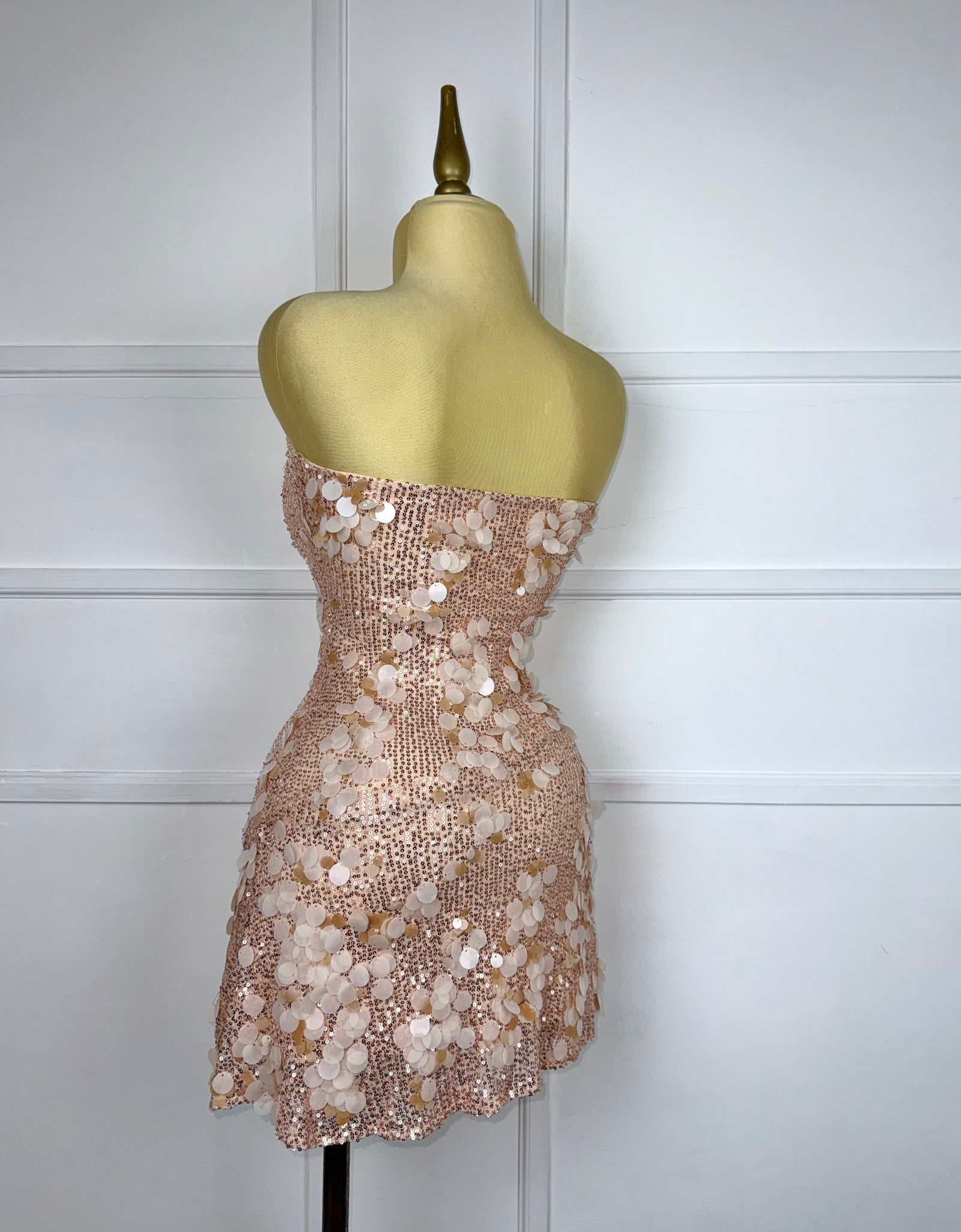 Vestido oro rosado corto con lentejuelas