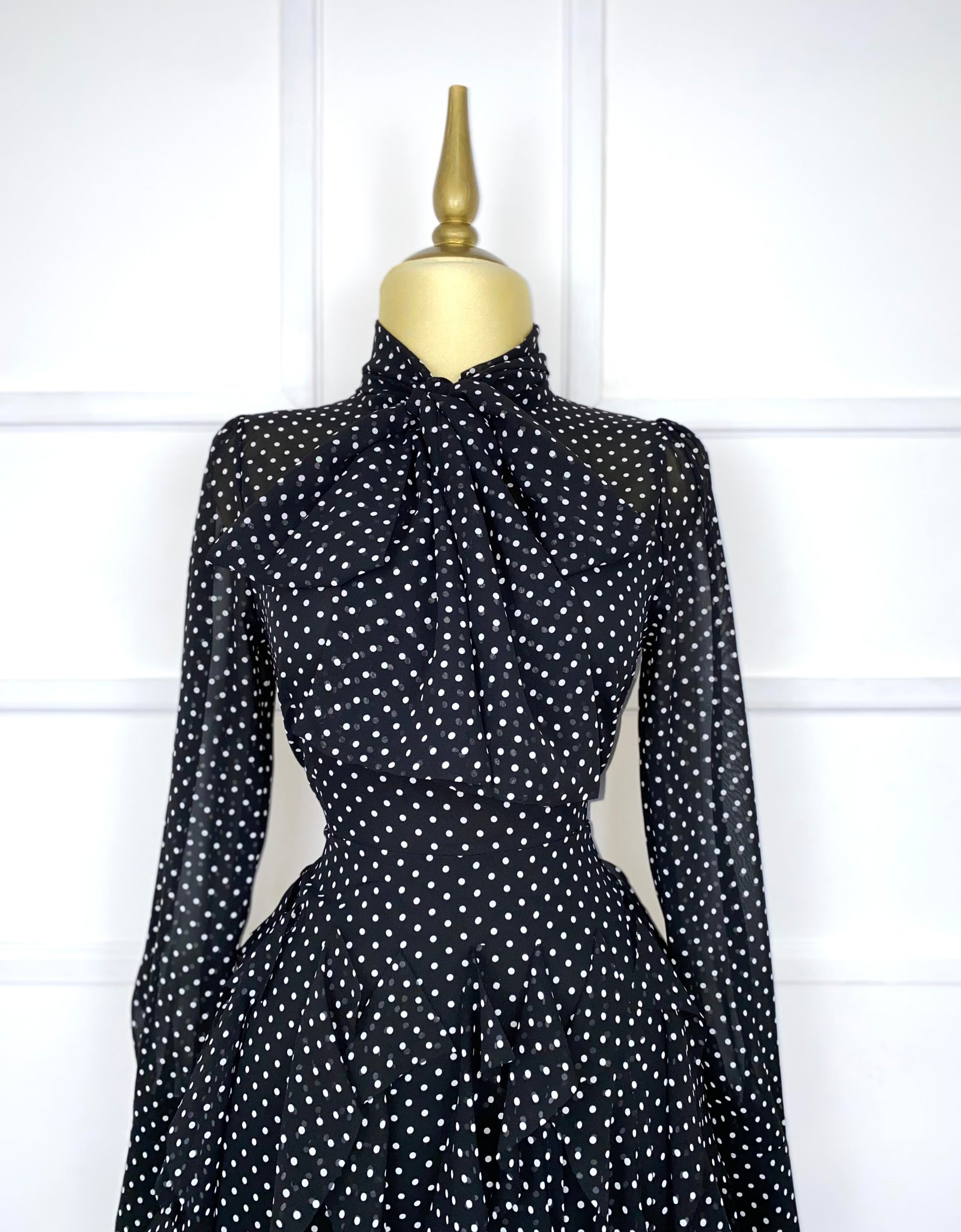 Vestido polka dots con olanes