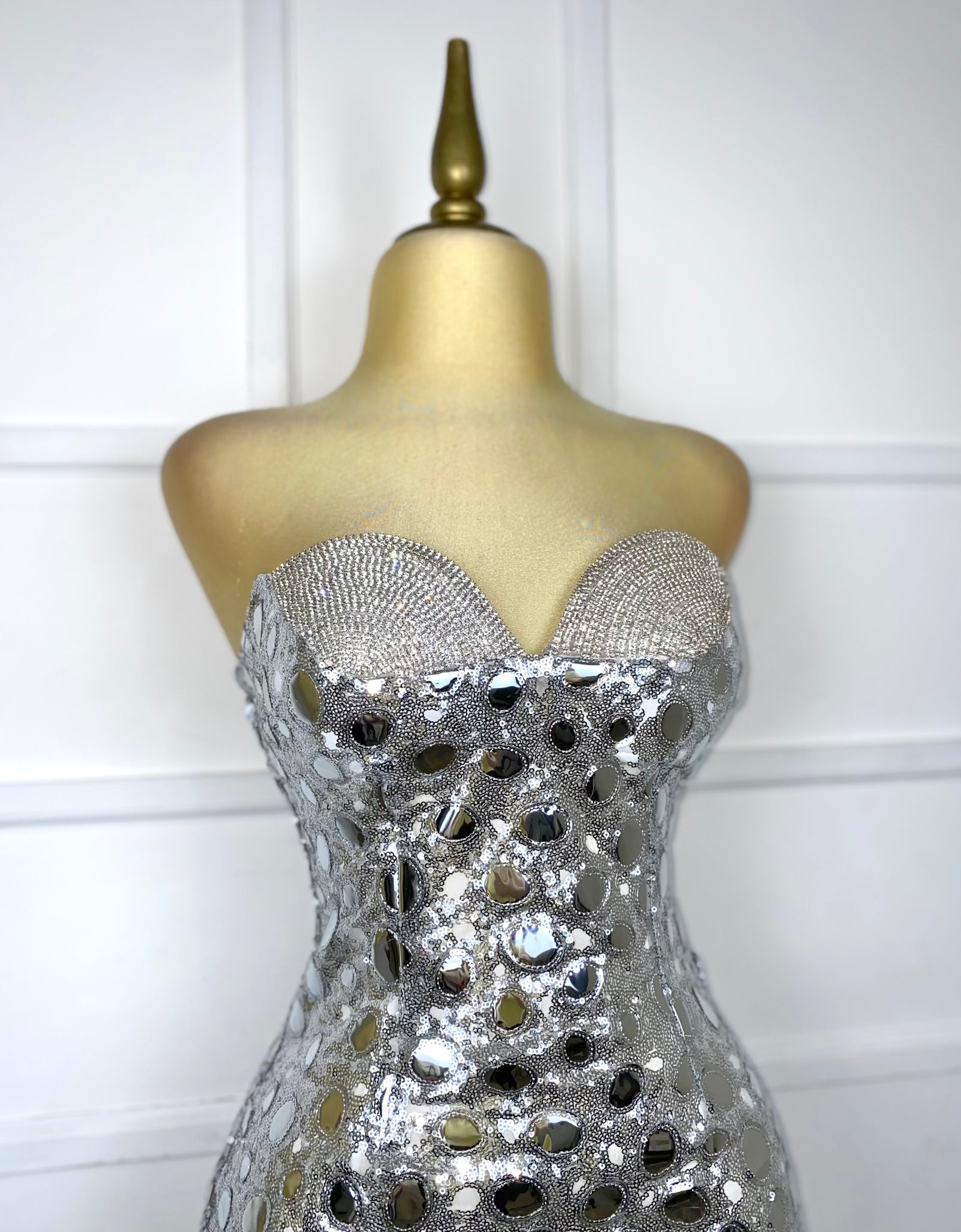 Vestido plata strapless