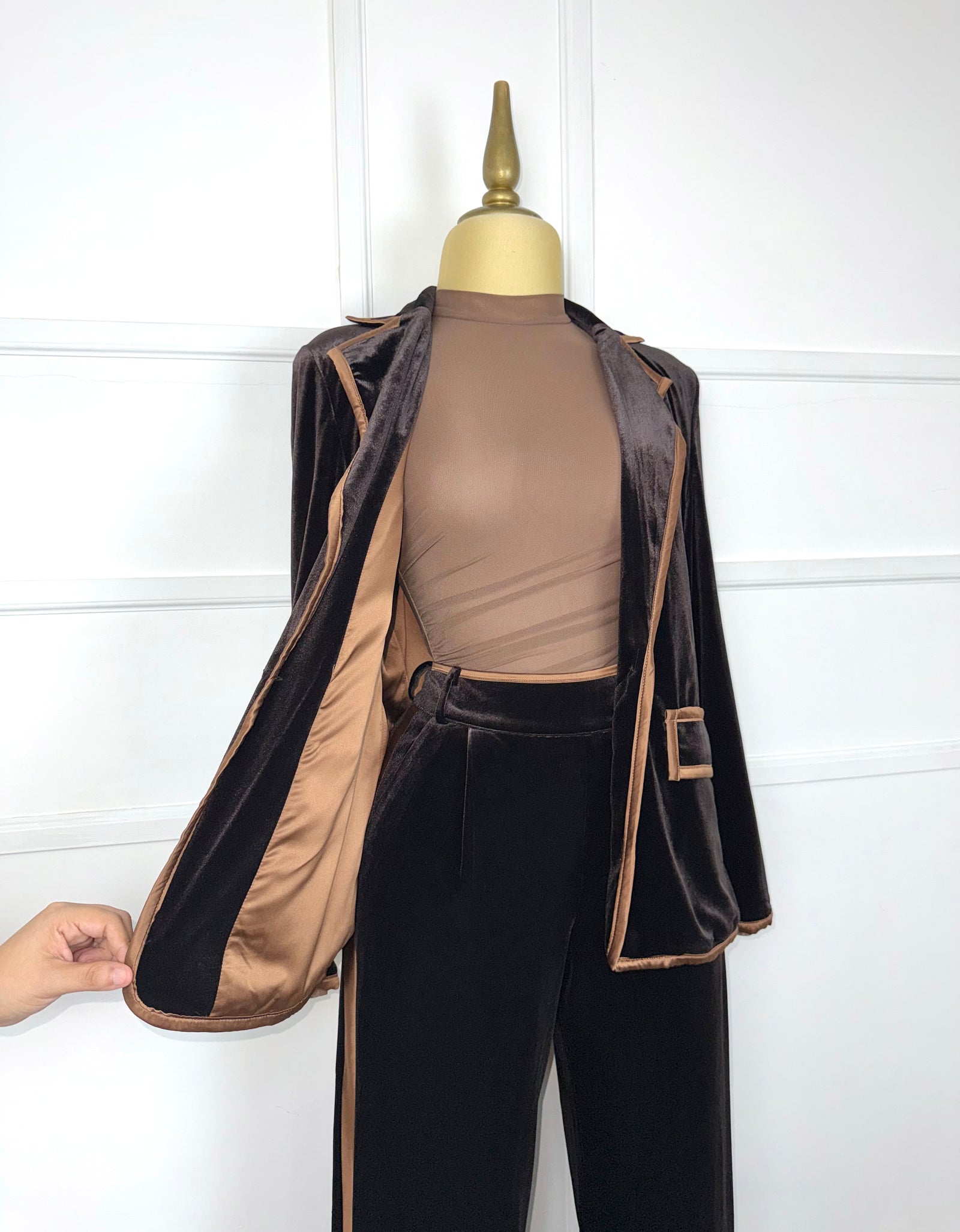 Traje café velvet