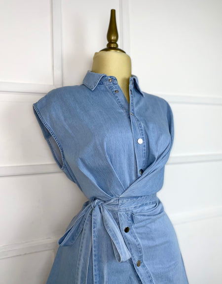 Vestido corto de mezclilla con botones
