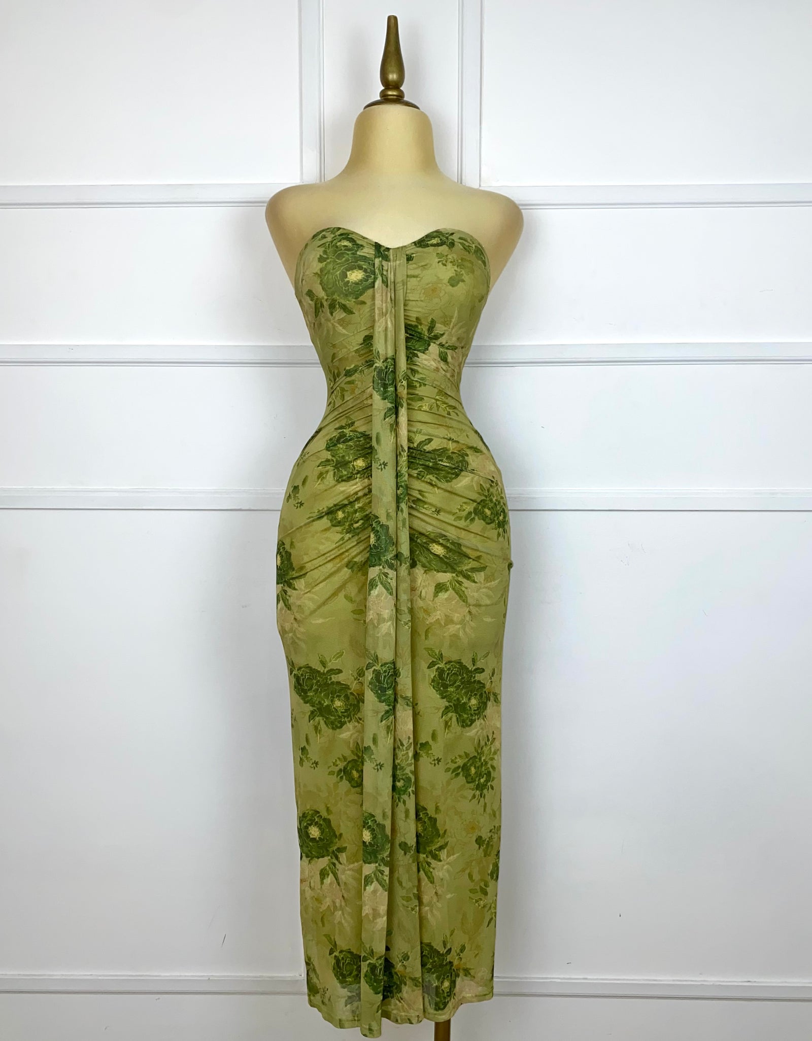Vestido verde estampado strapless