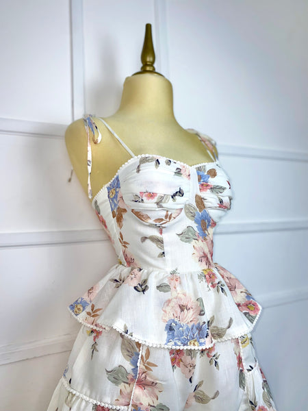 Set blanco con flores multicolor