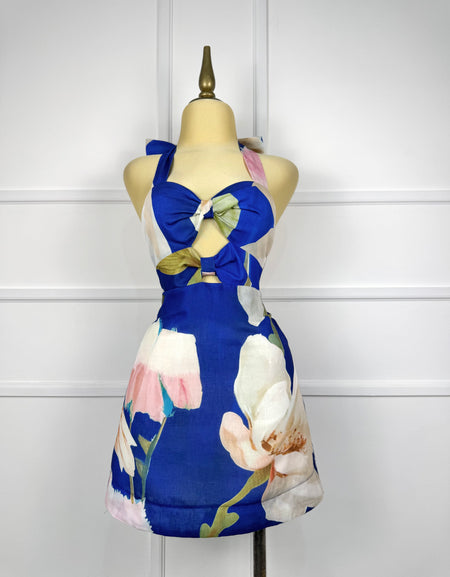 Vestido azul con flores