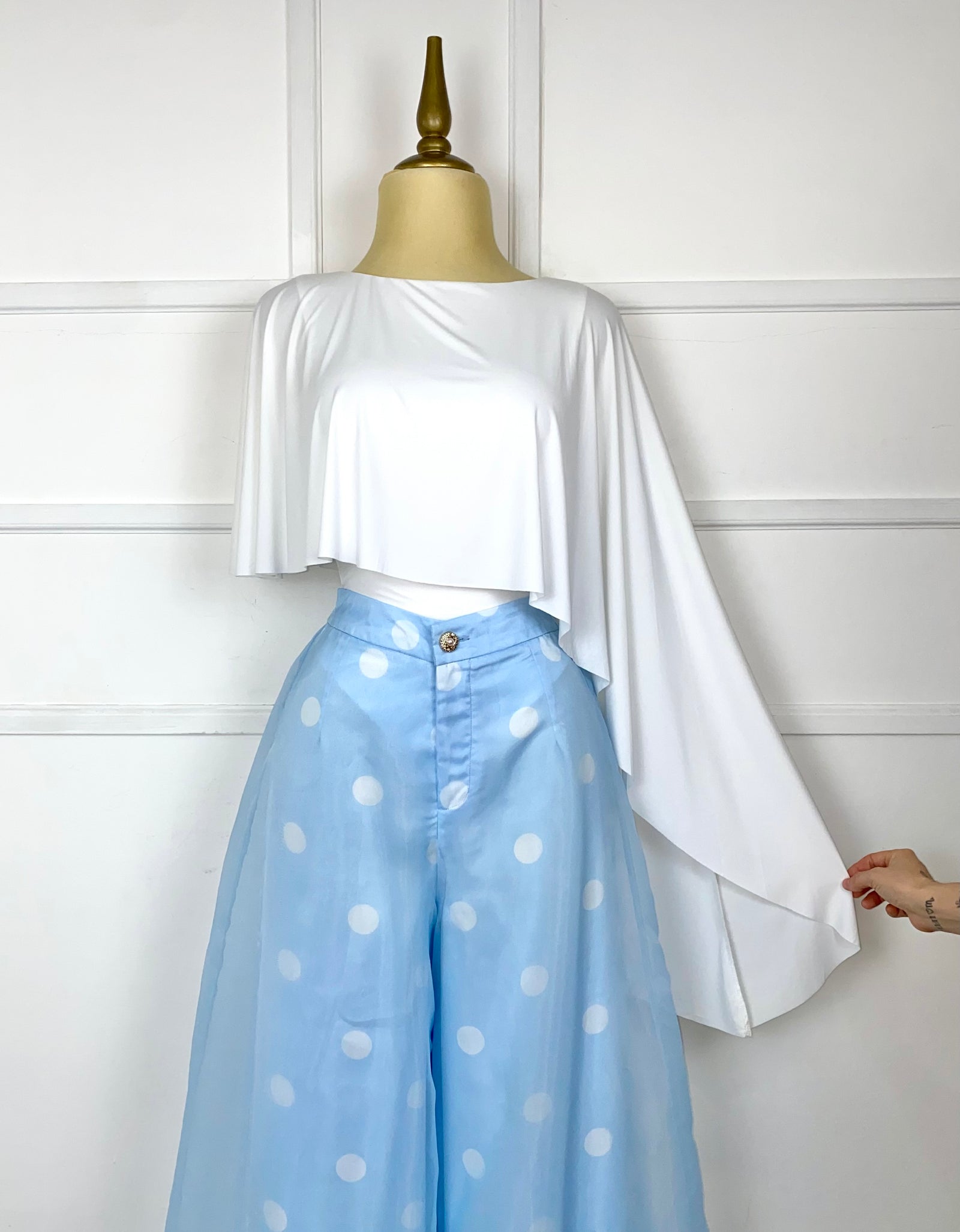 Pantalón azul con lunares tipo gasa