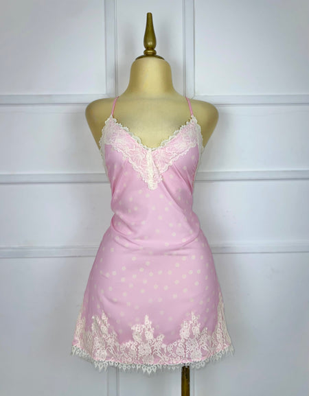 Vestido rosa con encaje y lunares