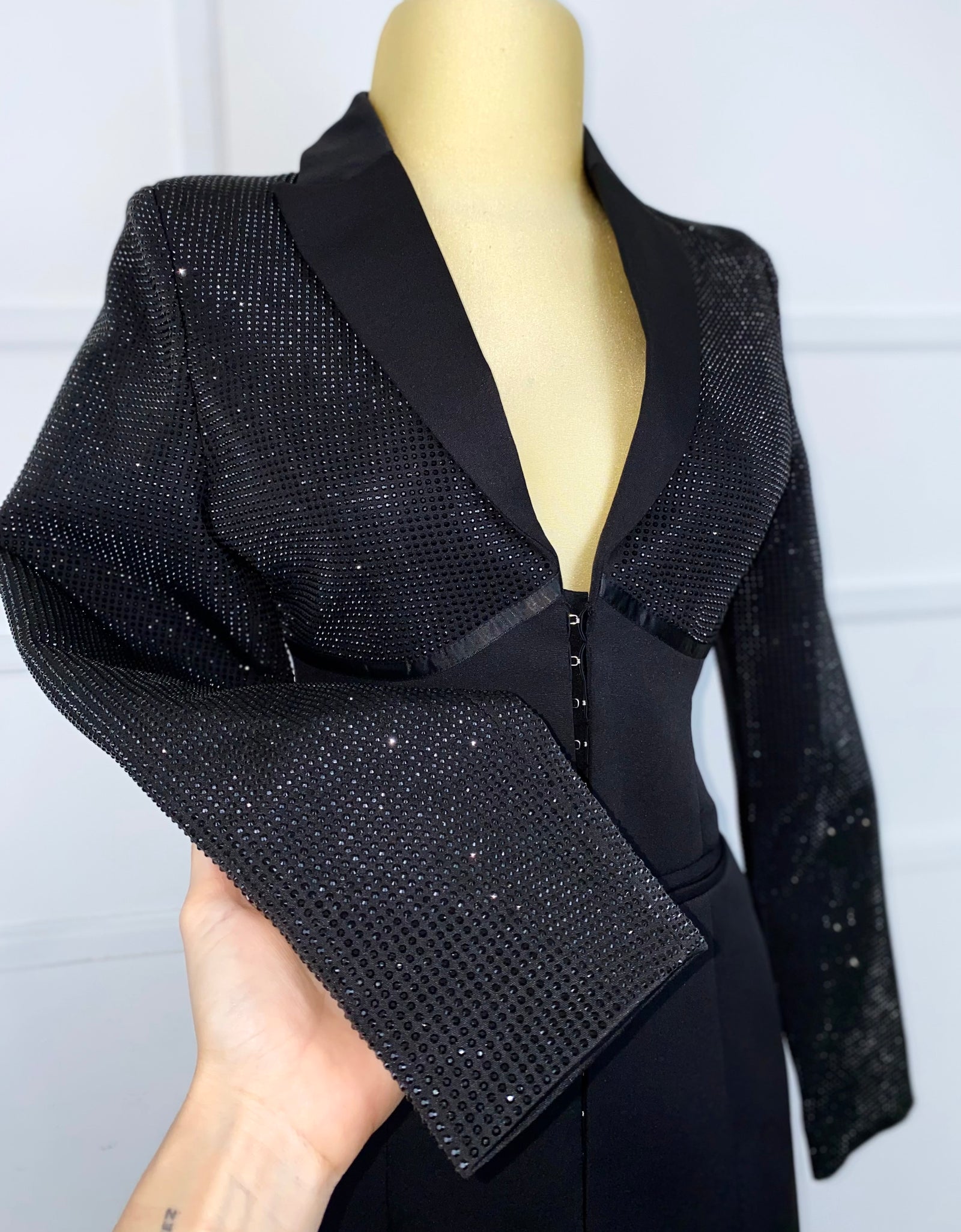 Vestido tipo blazer con pedrería