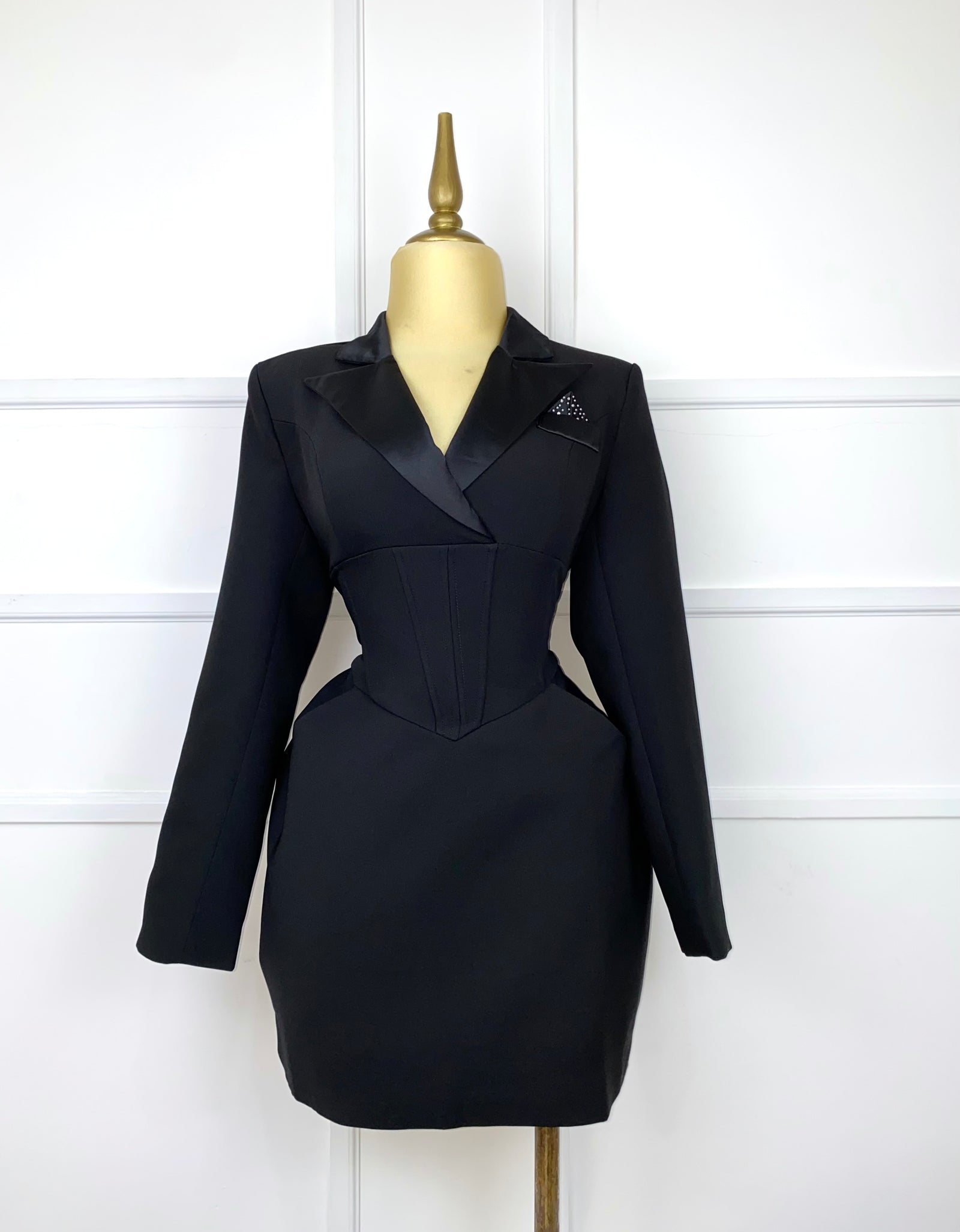 Vestido negro con pedrería