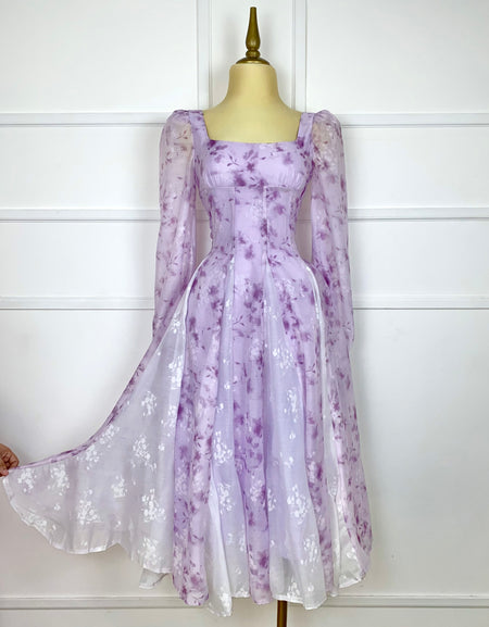 Vestido midi lavanda con flores