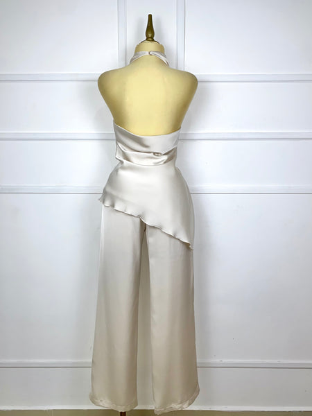 Set nude asimétrico satinado