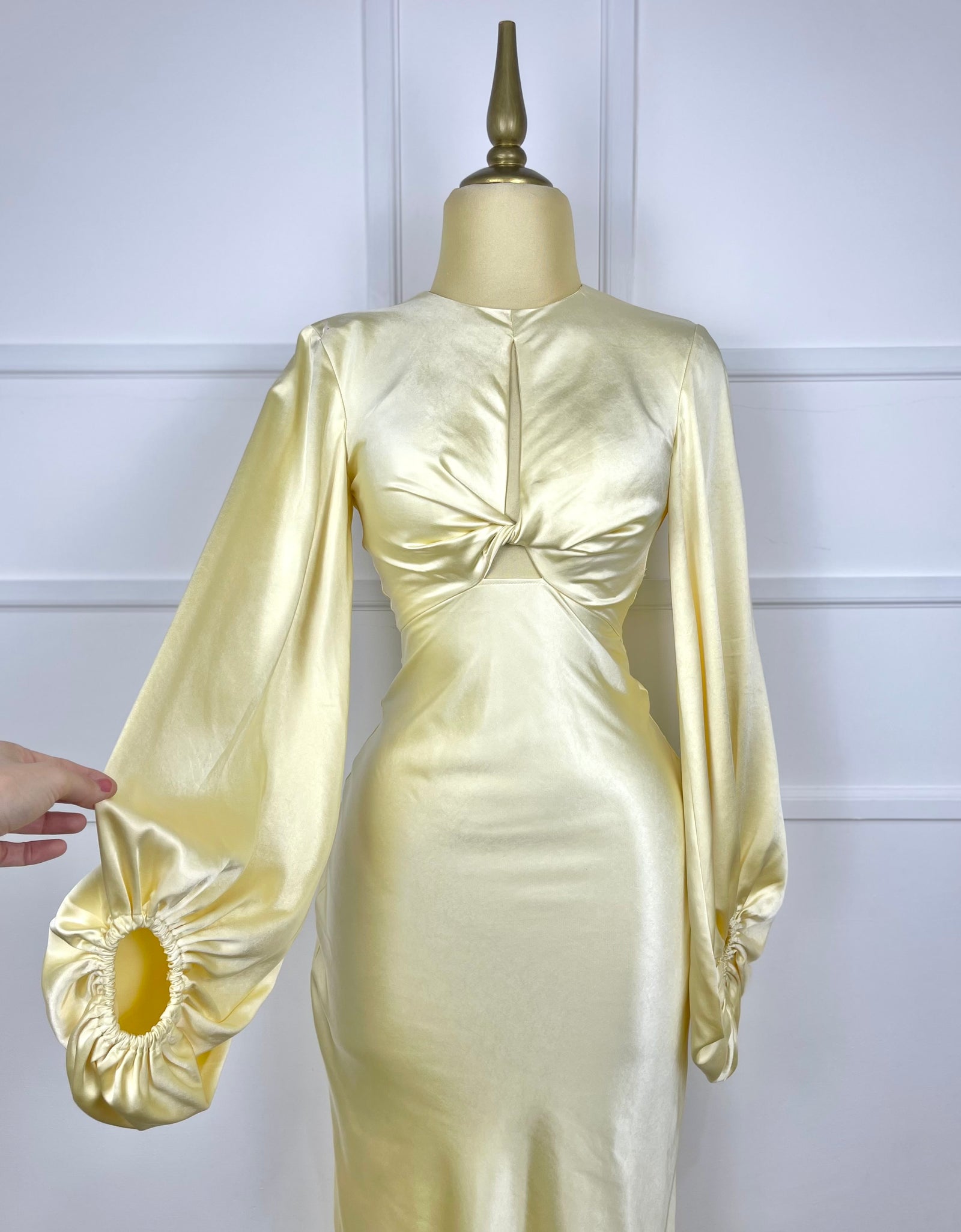 Vestido amarillo manga larga