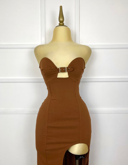 Vestido café stretch strapless