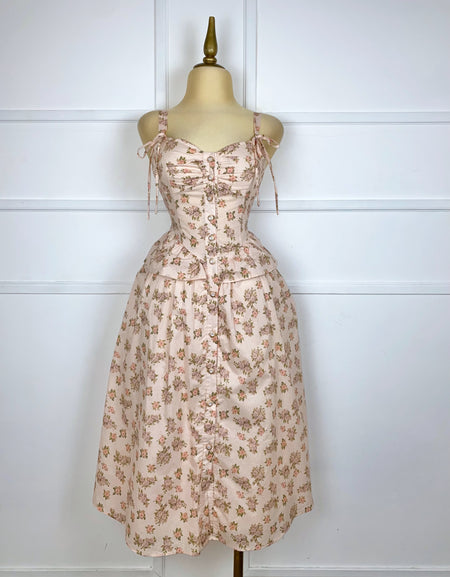 Vestido nude con estampado de flores