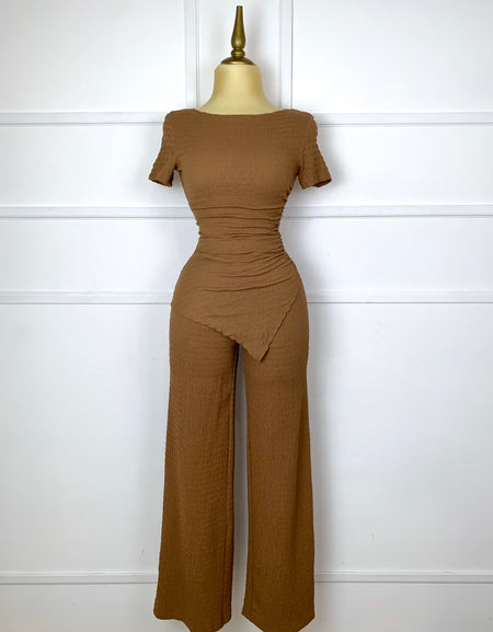 Set café asimétrico con textura