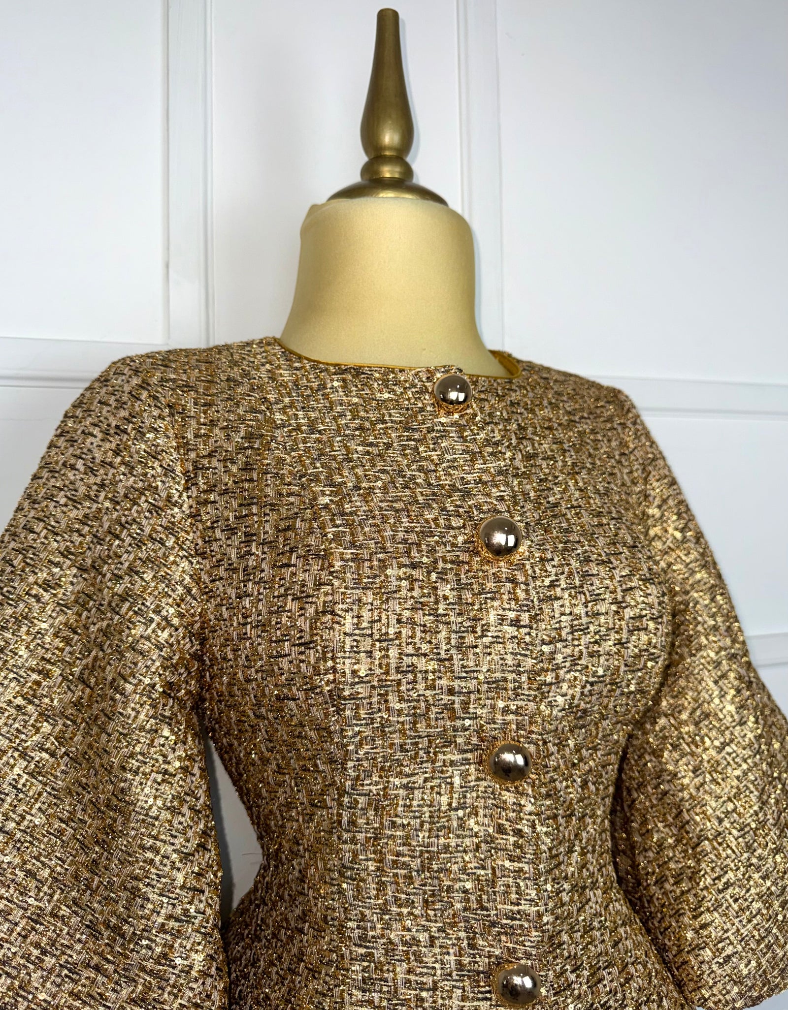 Blusa tweed dorada con botones