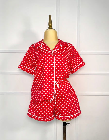 Pijama roja corazones blancos (camisa y short)