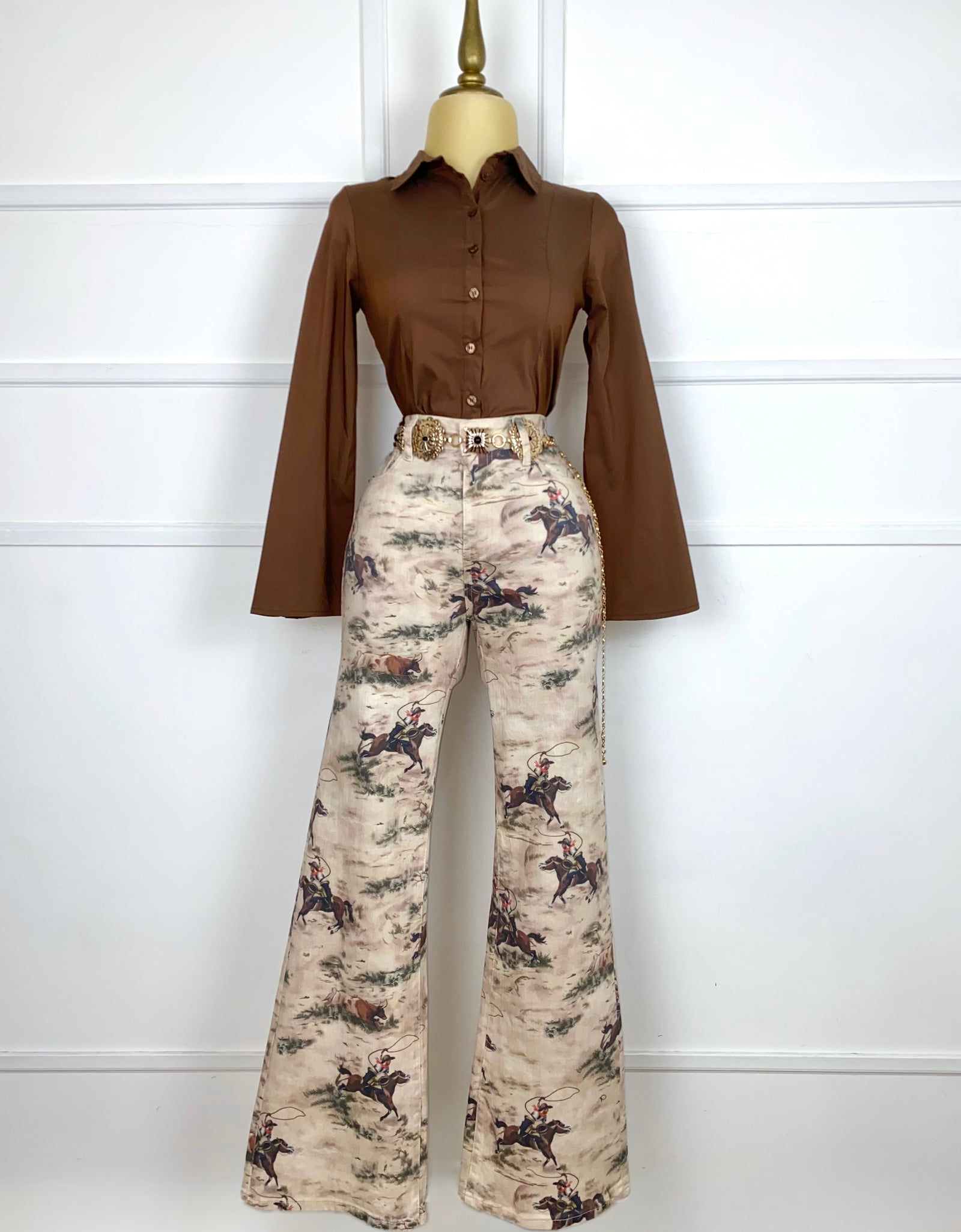 Pantalón con estampado caballos