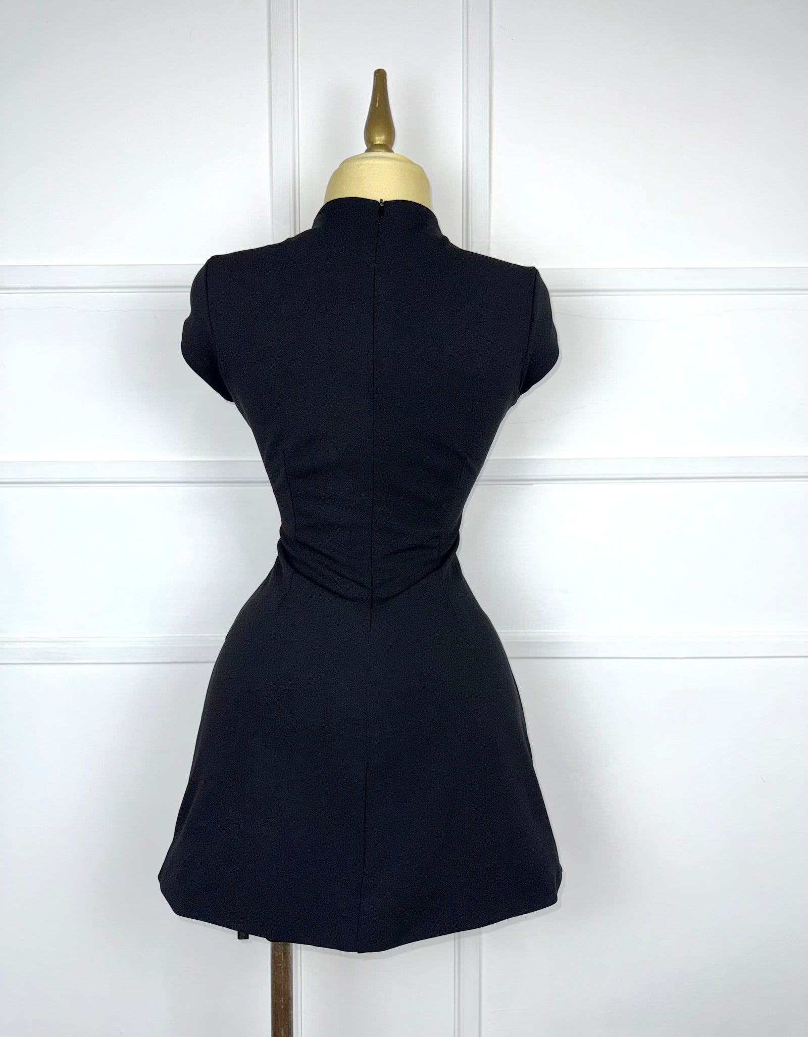 Vestido negro liso