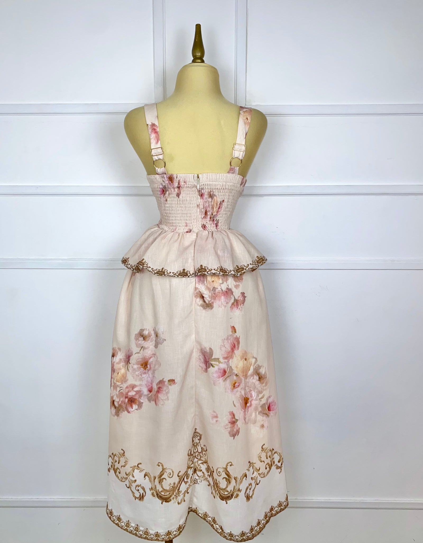 Vestido midi estampado con olan