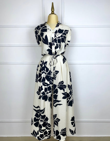 Set beige con flores negras