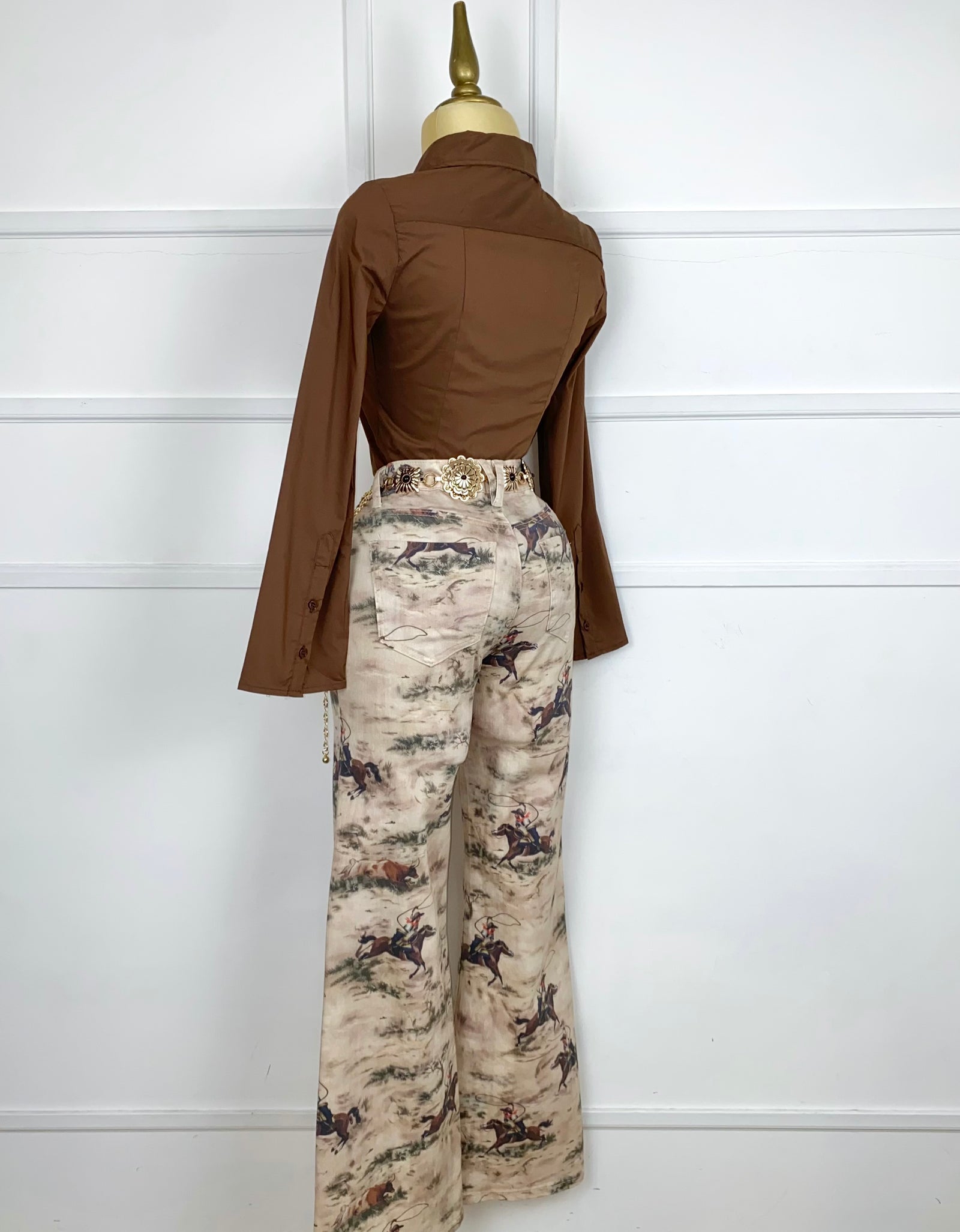 Pantalón con estampado caballos