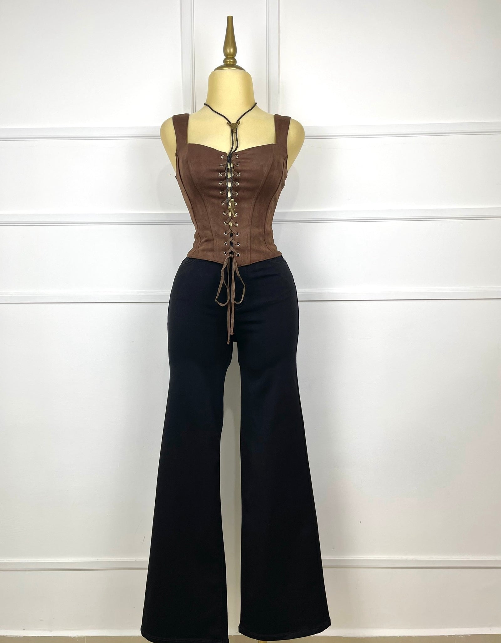 Blusa café con cordones