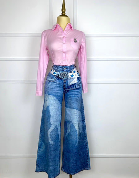 Pantalón azul tipo mezclilla estampado vaquero