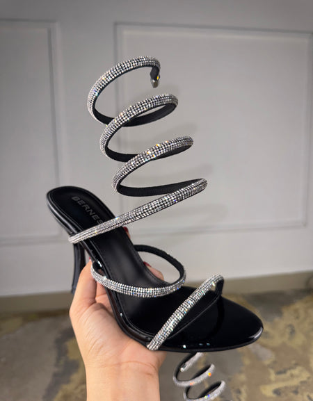 Zapatillas negras con pedrería