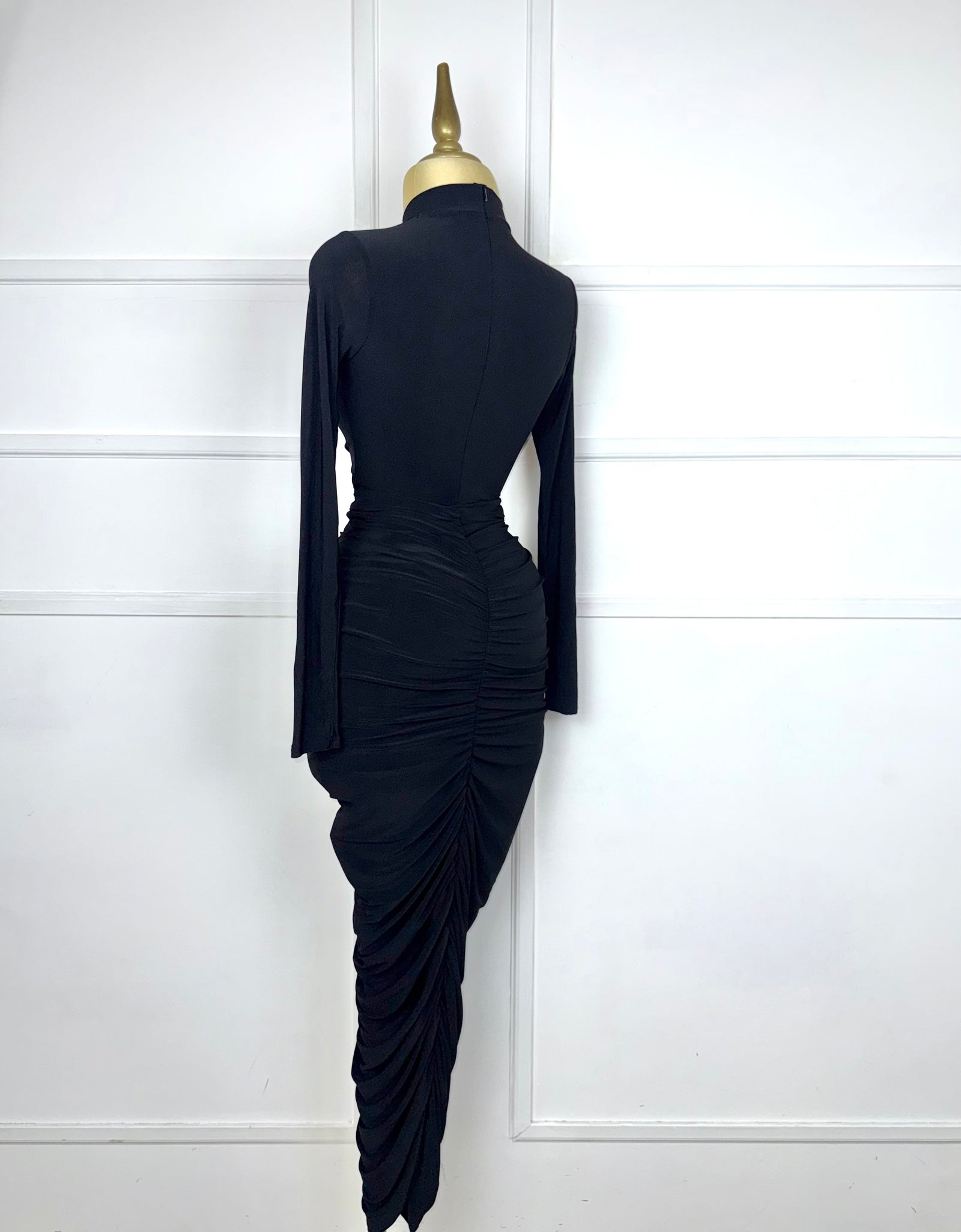 Vestido negro lycra con drapeado